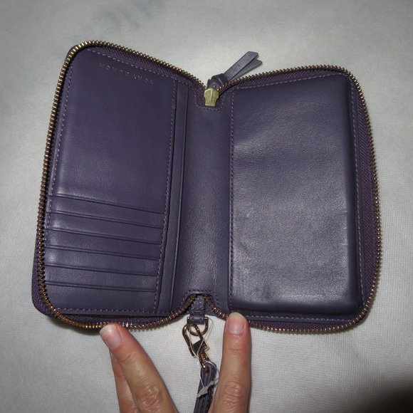 Tory Burch Wristlet In Nightshade Leather - Picture 6 of 12